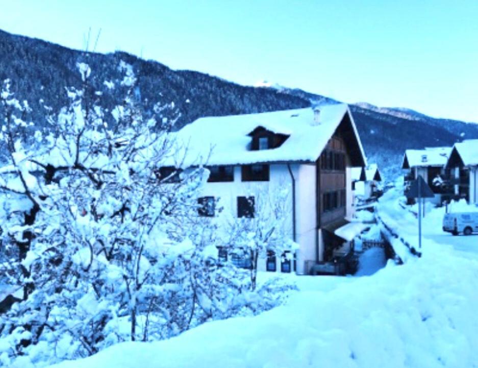 Casa Martini Lägenhet Mezzana  Exteriör bild