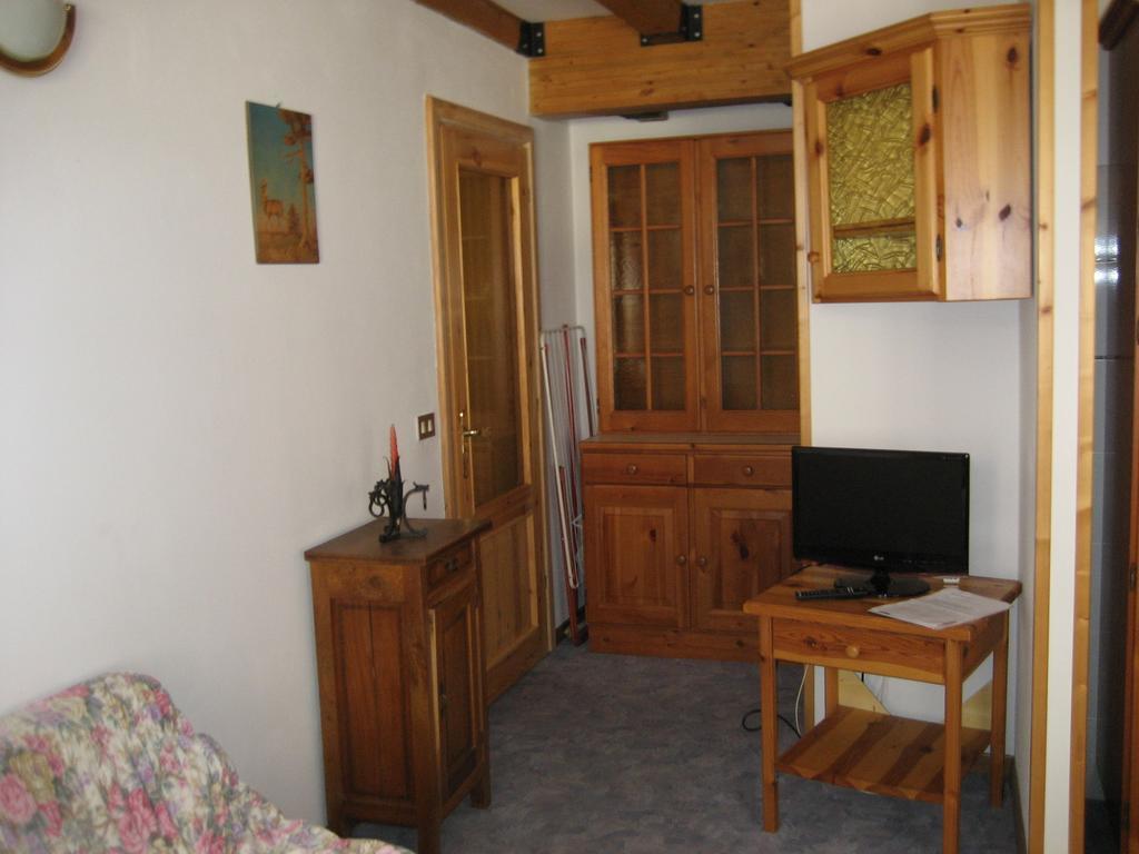 Casa Martini Lägenhet Mezzana  Exteriör bild