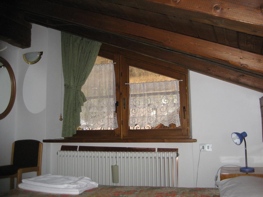 Casa Martini Lägenhet Mezzana  Exteriör bild