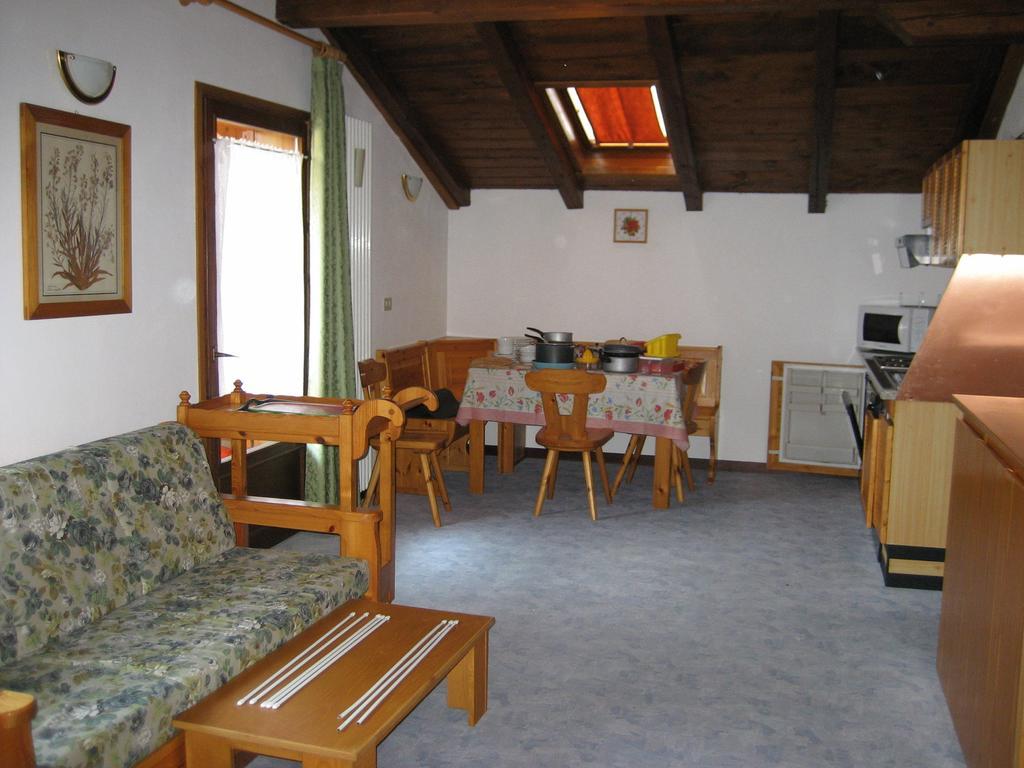 Casa Martini Lägenhet Mezzana  Exteriör bild